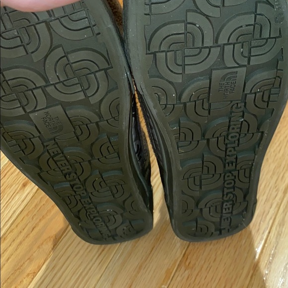 North Face boots - Picture 5 of 5